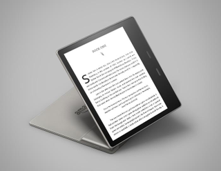 Illustration for article titled El nuevo Kindle Oasis cambia por fin el tono de la pantalla para leer por la noche